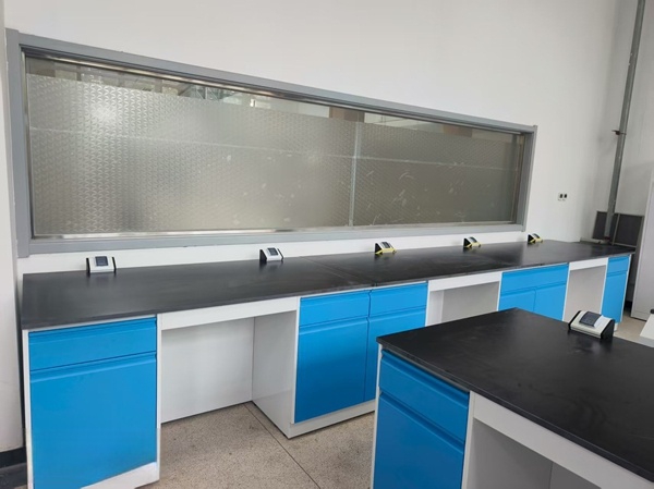 河南全鋼實(shí)驗(yàn)臺(tái)廠家